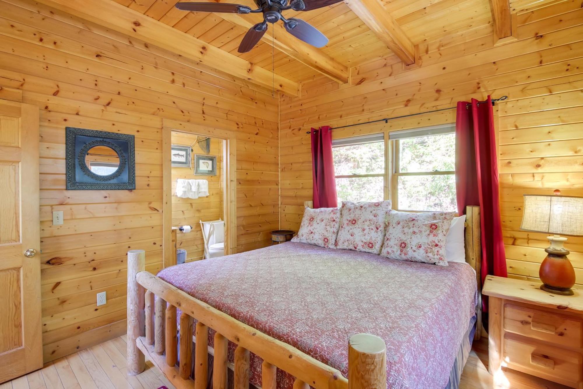 Secluded And Wooded Wears Valley Cabin With Fire Pit! Sevierville Exterior photo
